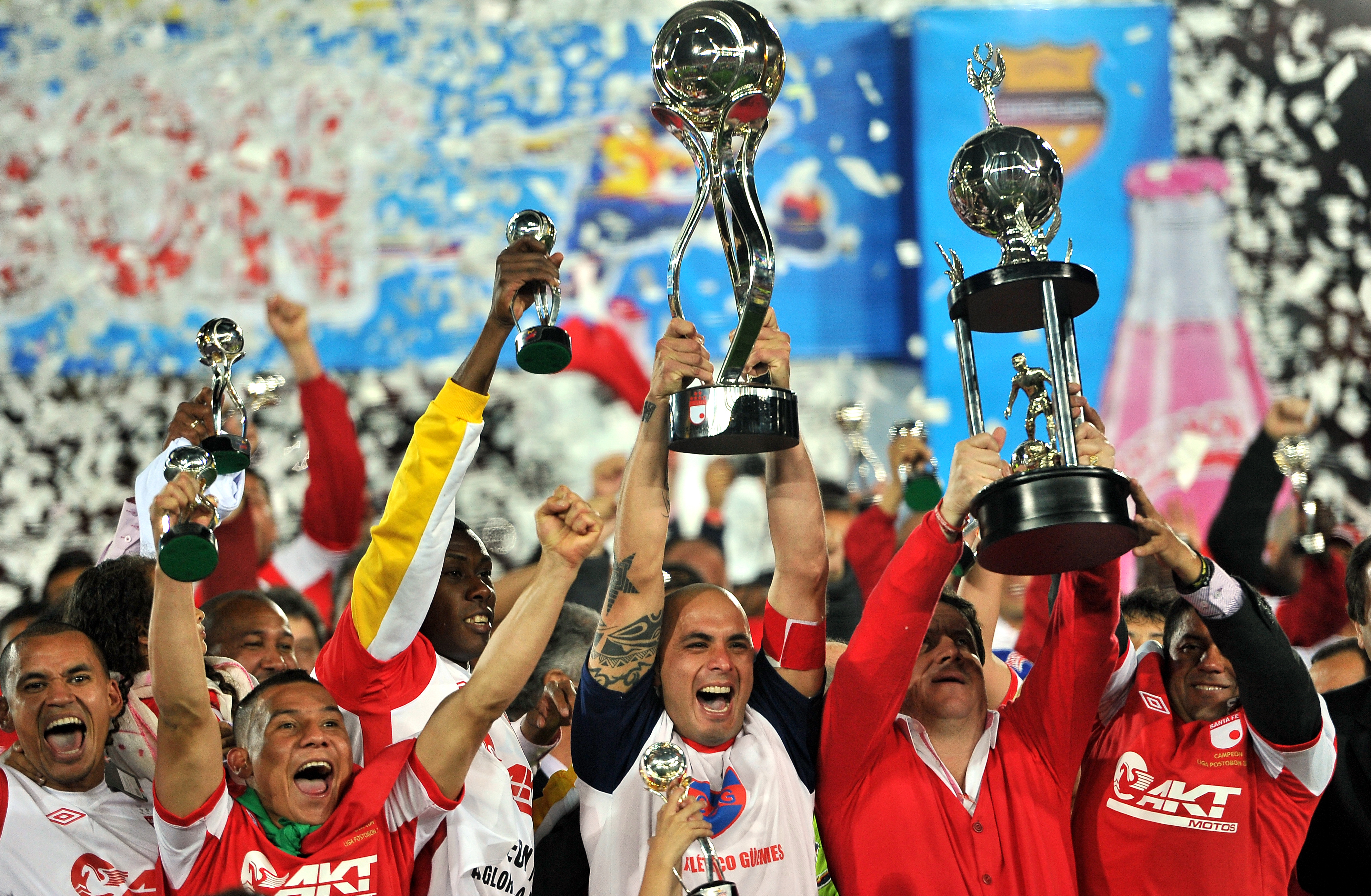 Hinchas y jugadores del conjunto cardenal celebraron hace una década la obtención de un título de Liga después de 37 años.