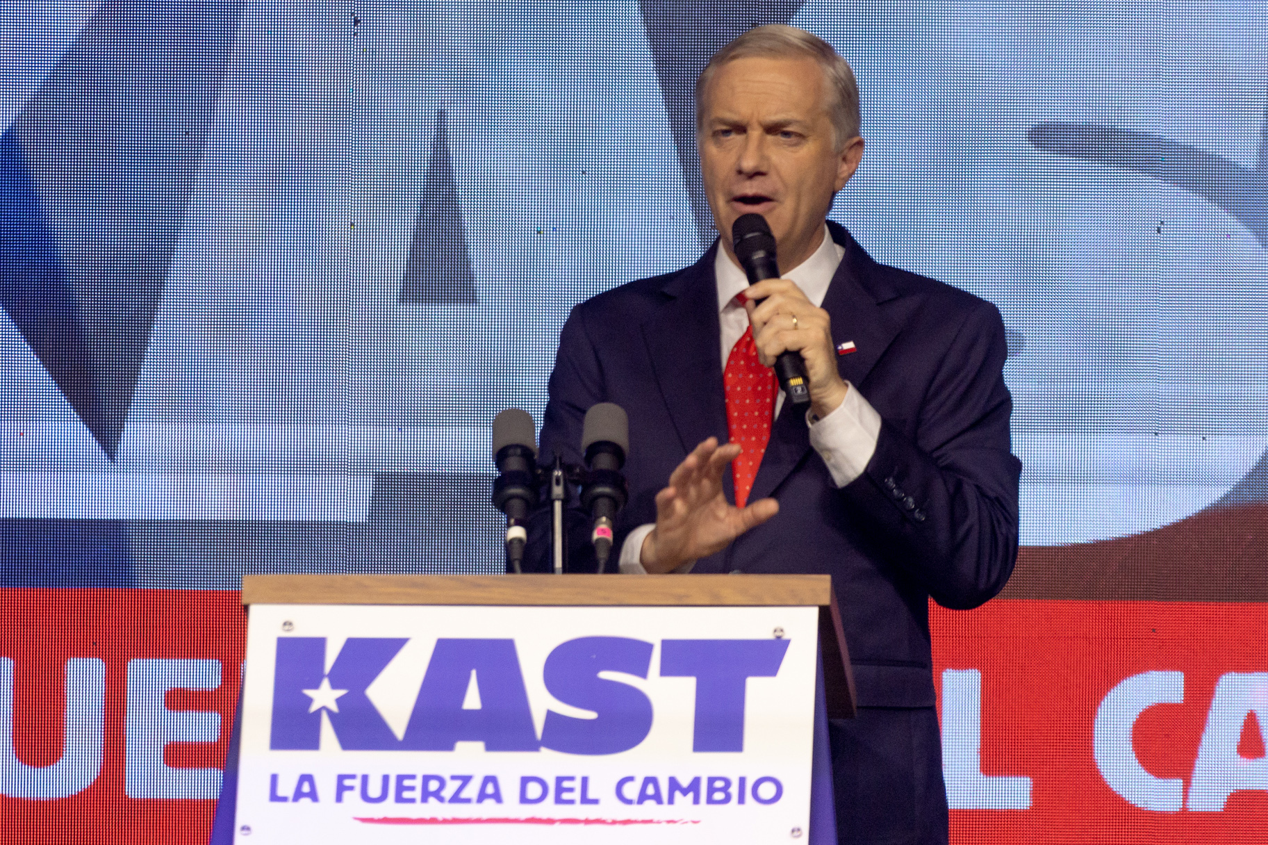 Chile escogió presidente a José Antonio Kast, un negacionista de la dictadura de Pinochet