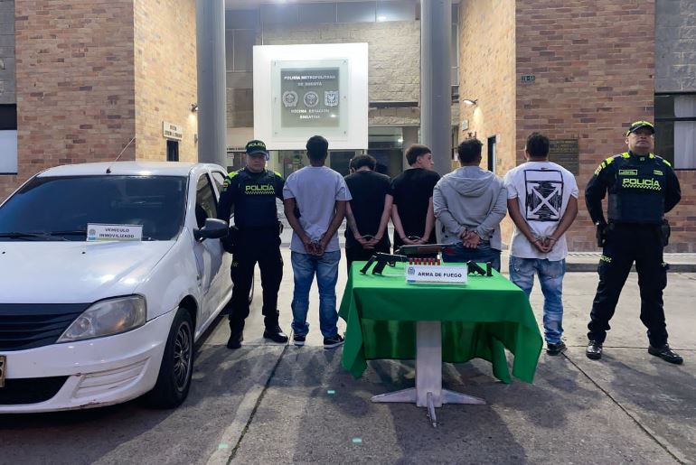 Caen hombres armados con escopeta en Normandía: pretendían hurtar en locales