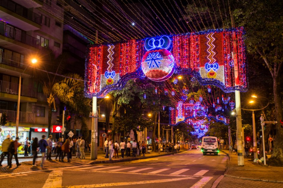 Se aplaza encendido del alumbrado navideño en Medellín por tragedia aérea