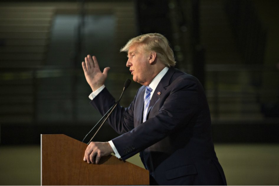 Donald Trump triunfa como héroe de novela erótica gay en Amazon