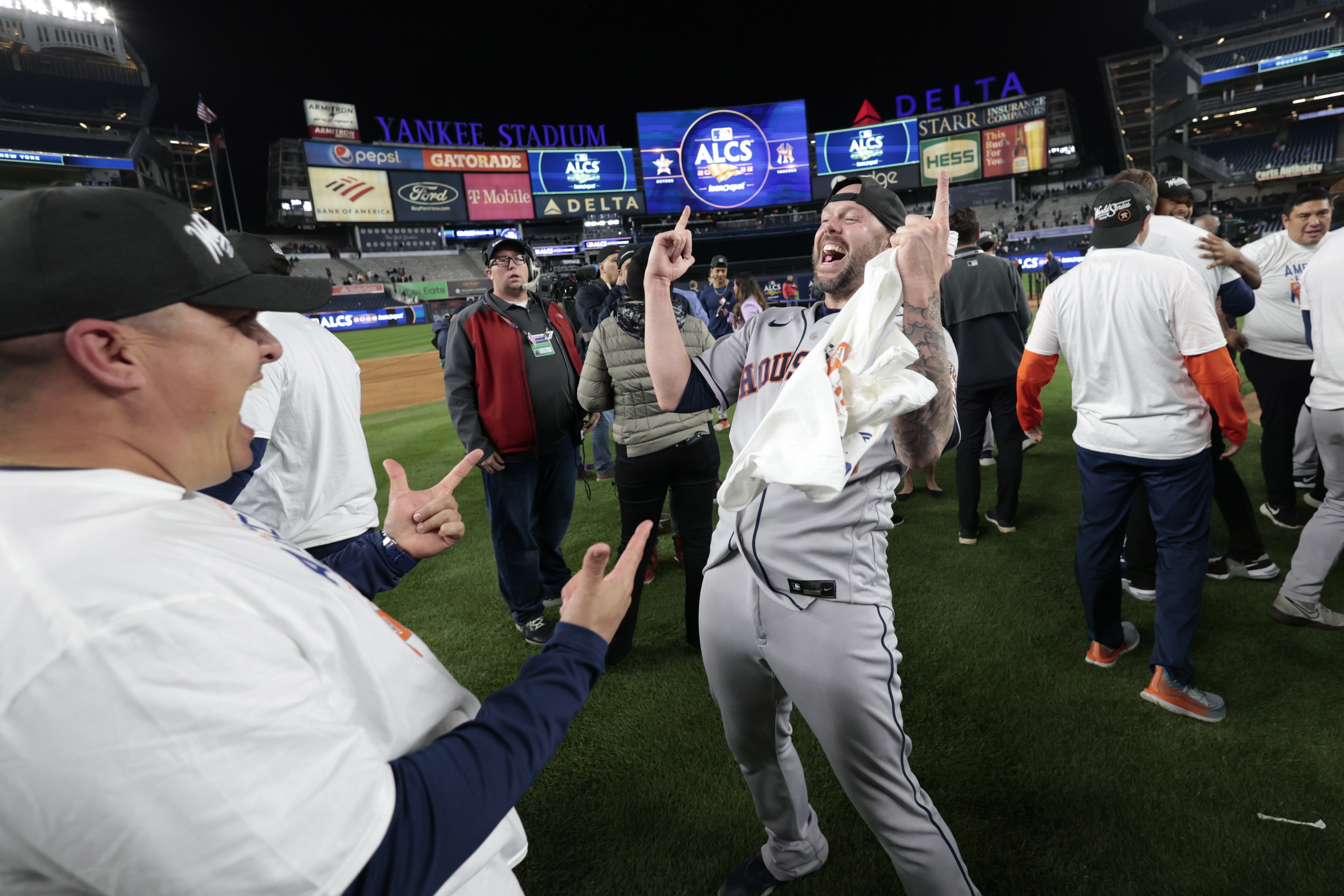 Astros ganan el Juego 6 a los Filis y son campeones de la Serie Mundial 2022