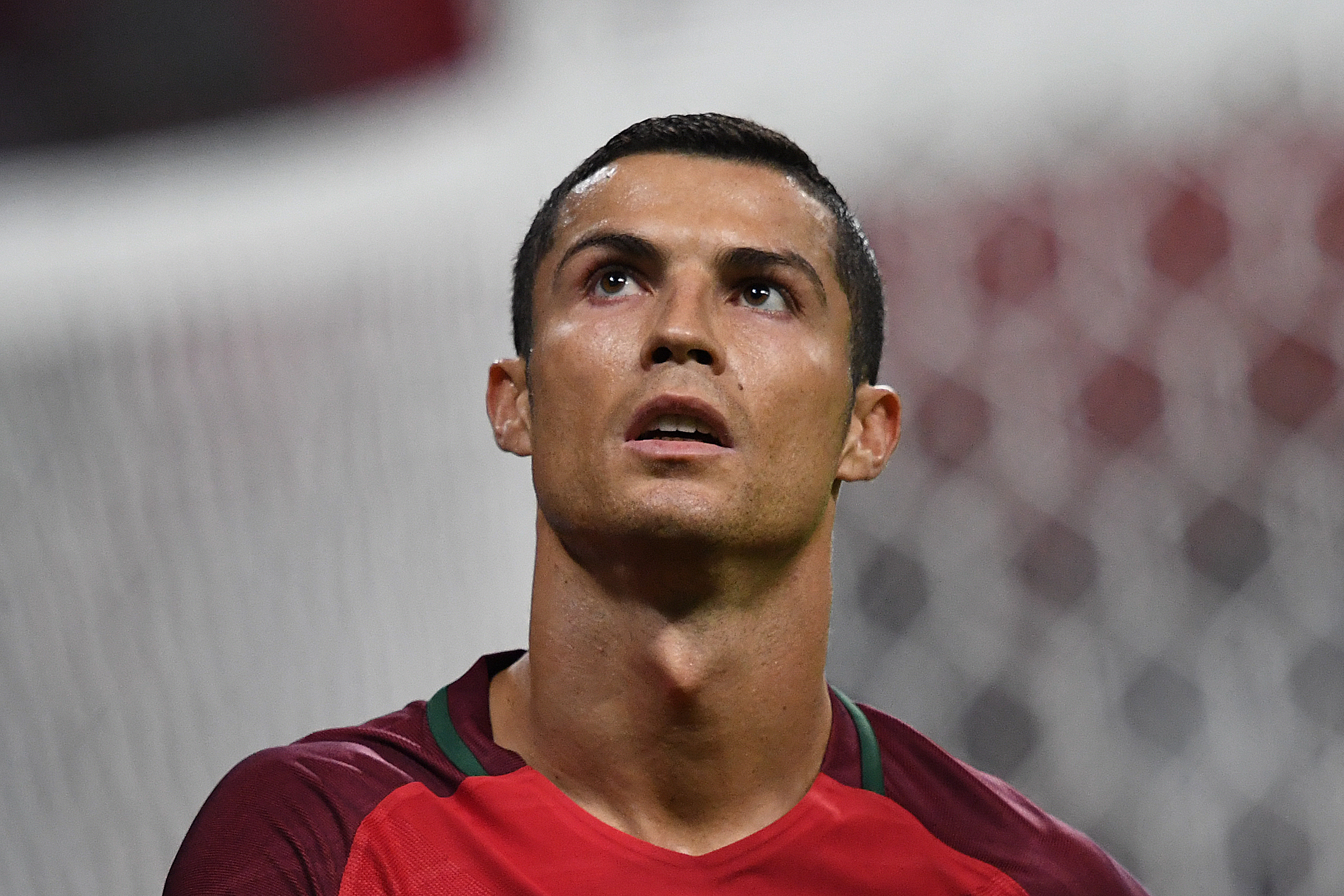 Cristiano Ronaldo da a conocer la primera foto con sus mellizos