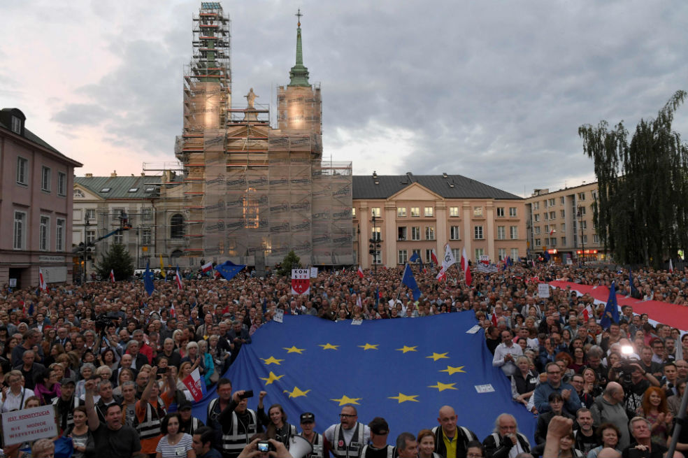 Claves de la polémica reforma a la justicia en Polonia