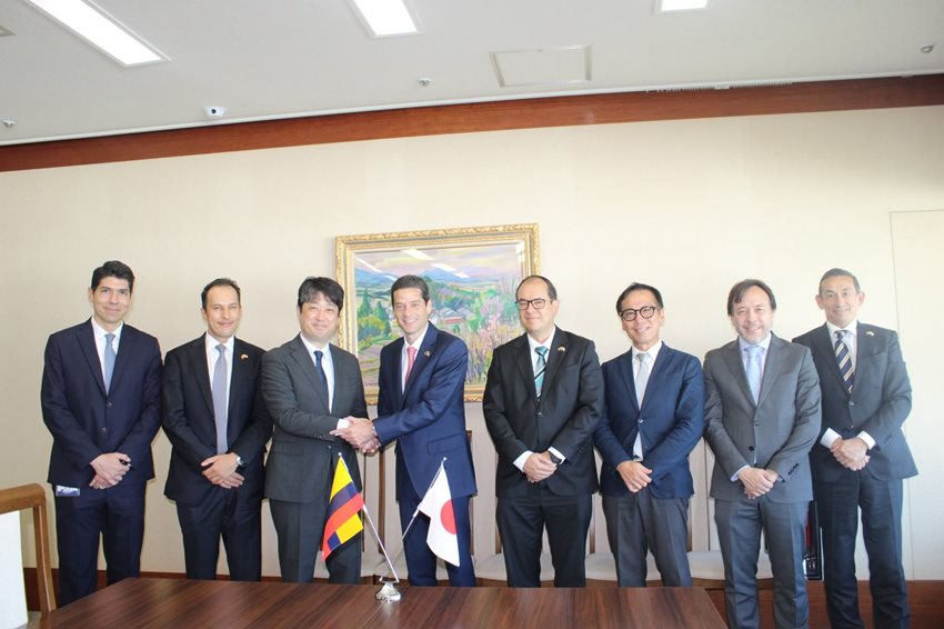Colombia busca atraer inversión japonesa y reactivar acuerdo comercial