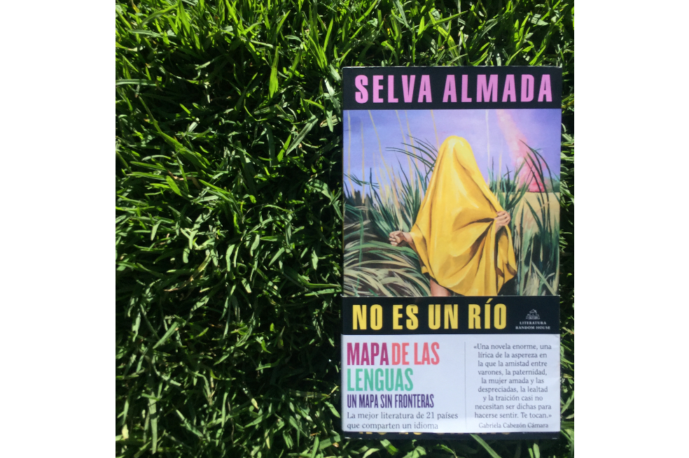 “No es el río lo que apaga el fuego, sino el fuego mismo”: Selva Almada