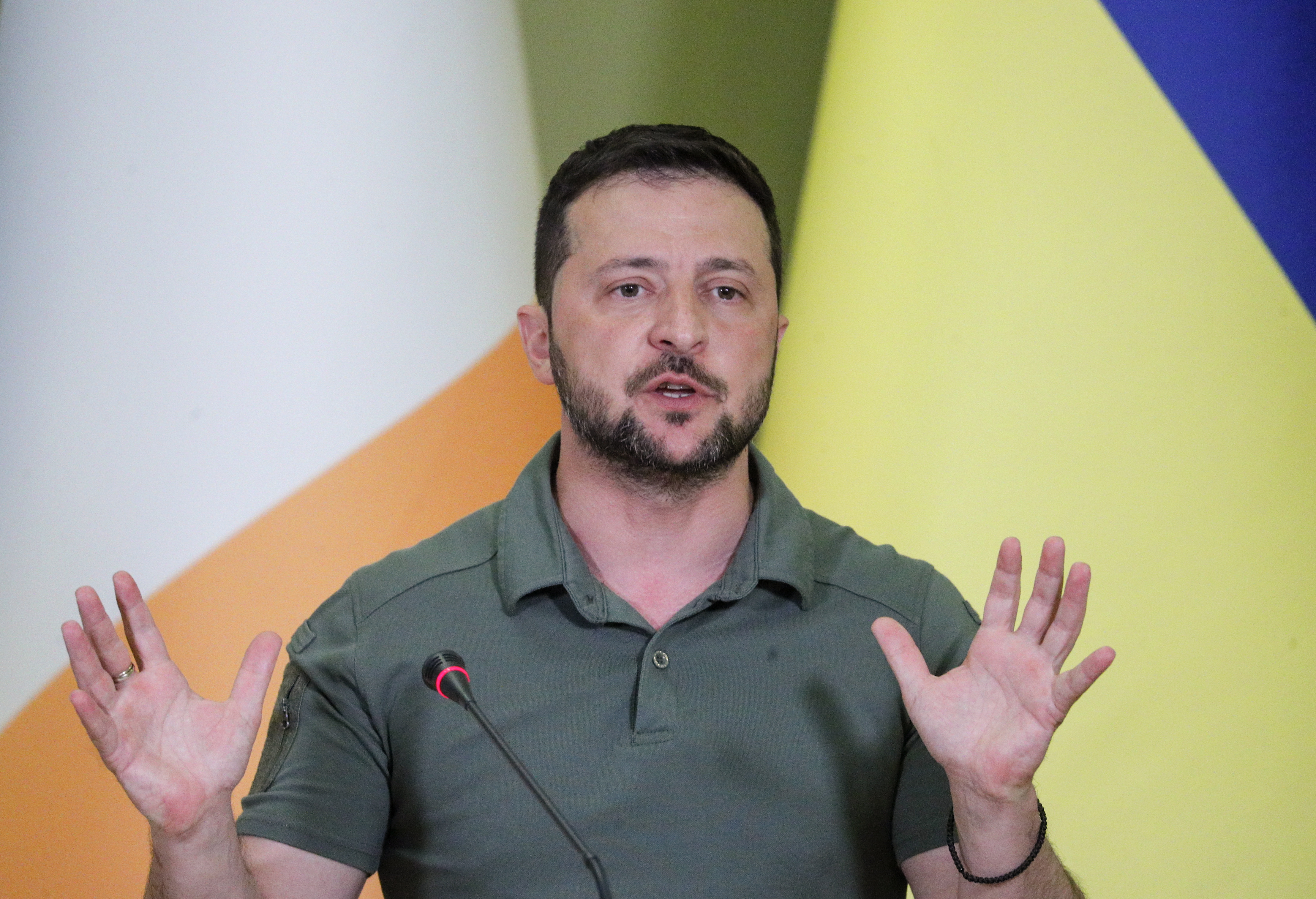 Ucrania: por escándalos de corrupción, Zelenski destituye a jefes de reclutamiento
