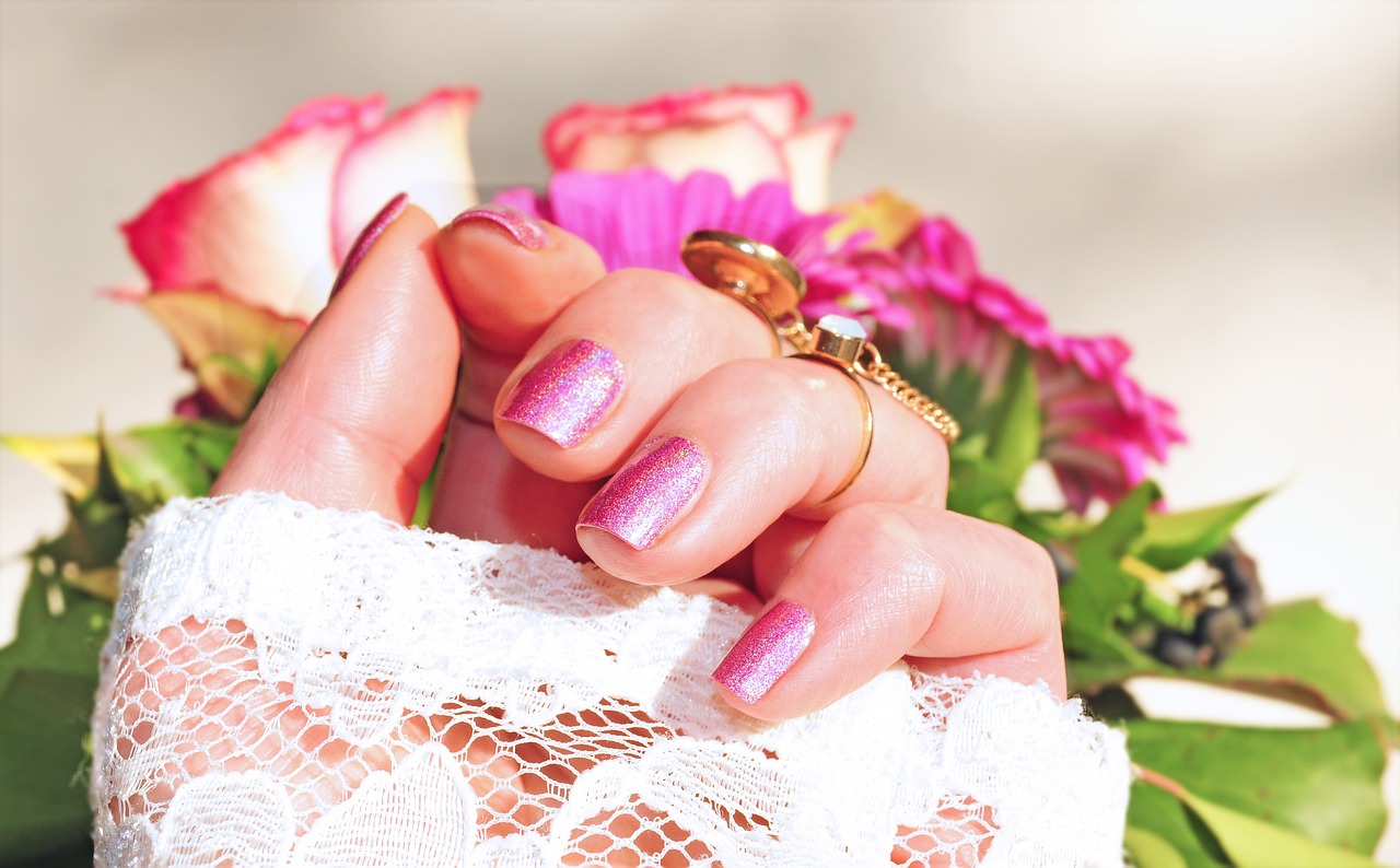Coquette: cómo usar este estilo que baña tus uñas de sofisticación