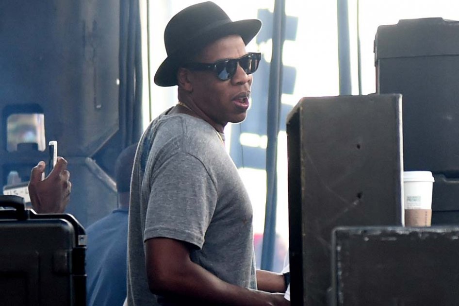 A Jay Z le aparece un hijo de 21 años