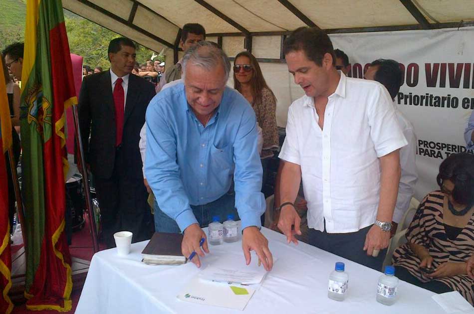 Firmaron acuerdo millonario para construcción de acueductos y alcantarillados