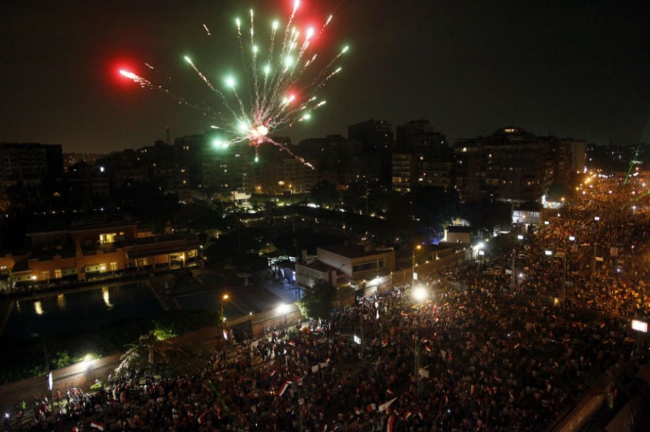 Expresidente de Egipto y su equipo están bajo arresto domiciliario