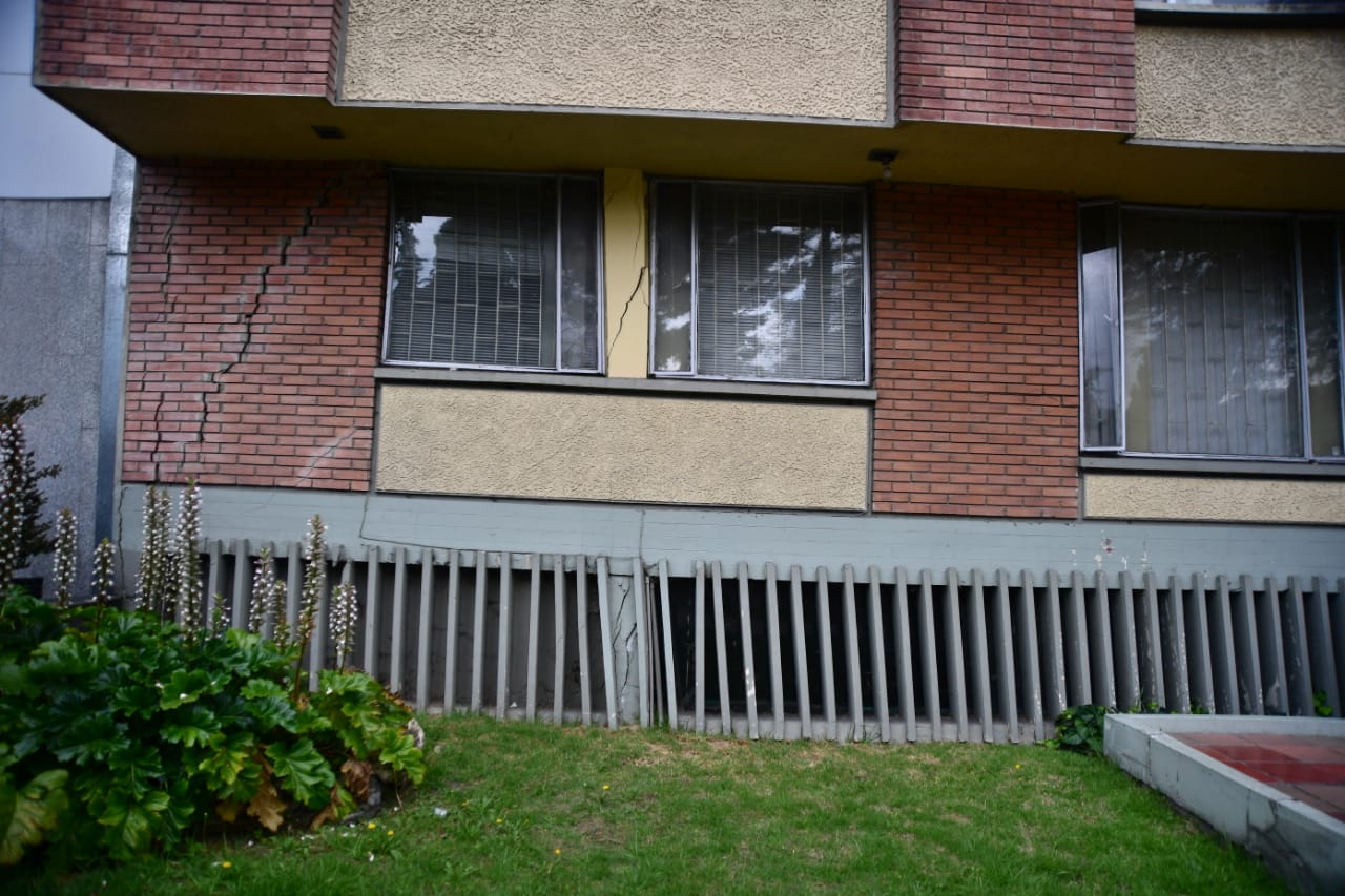 Así luce el edificio que está en riesgo de colapso en Bogotá
