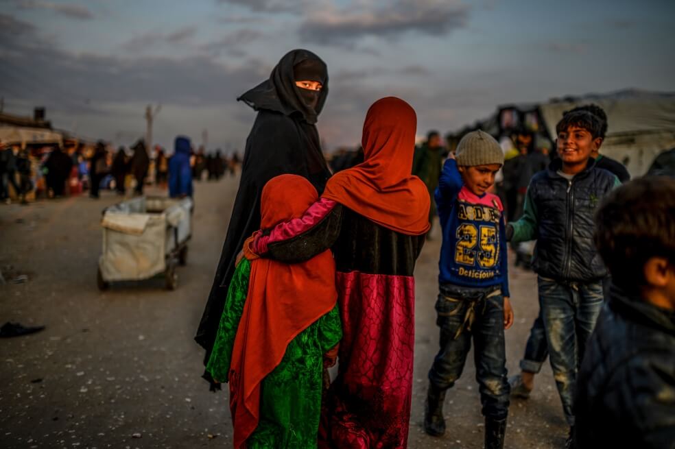 Las palestinas que fabrican muñecos de Papá Noel en Gaza