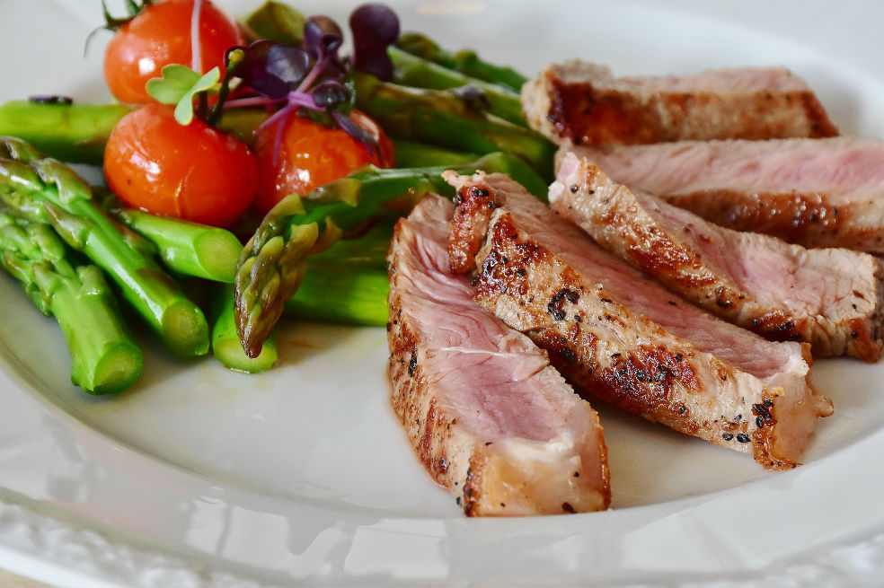 El polvo de la casa contamina la comida con partículas de plástico