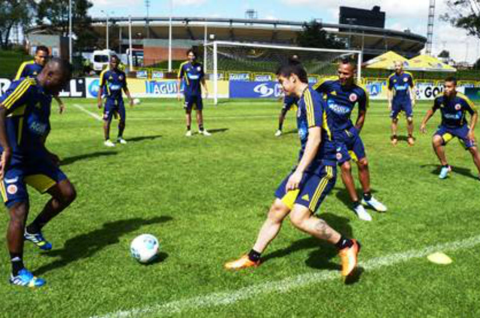 James Rodríguez y 12 jugadores más se entrenan ya con la Selección
