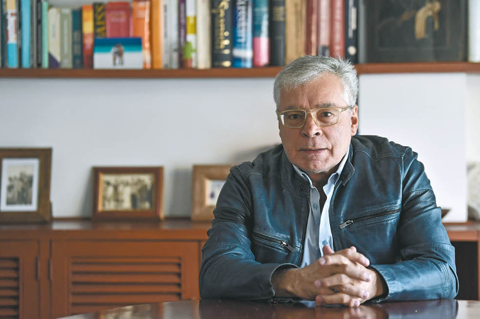 “Petro parece preferir la vía de la polarización”: Fabio López de la Roche