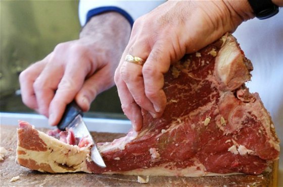 Incautan dos toneladas de carne descompuesta en Bogotá