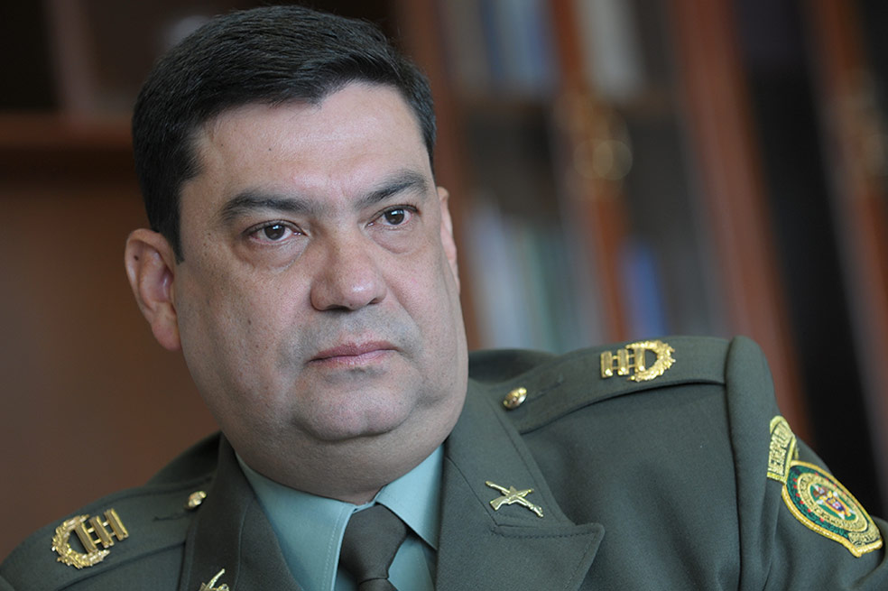 La pelea de los generales retirados Óscar Naranjo y César Pinzón