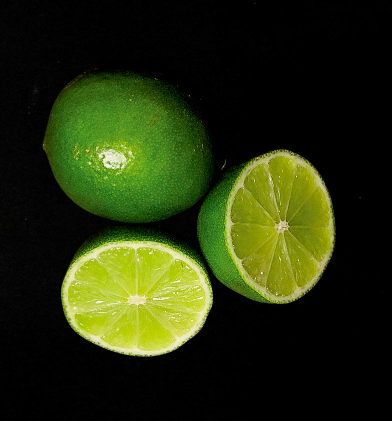 El proceso con el limón consiste en quitarle su sabor amargo y darle uno dulce, para que sea agradable al paladar.