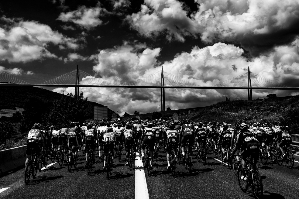 El Tour de Francia y una salida a lo Fórmula Uno