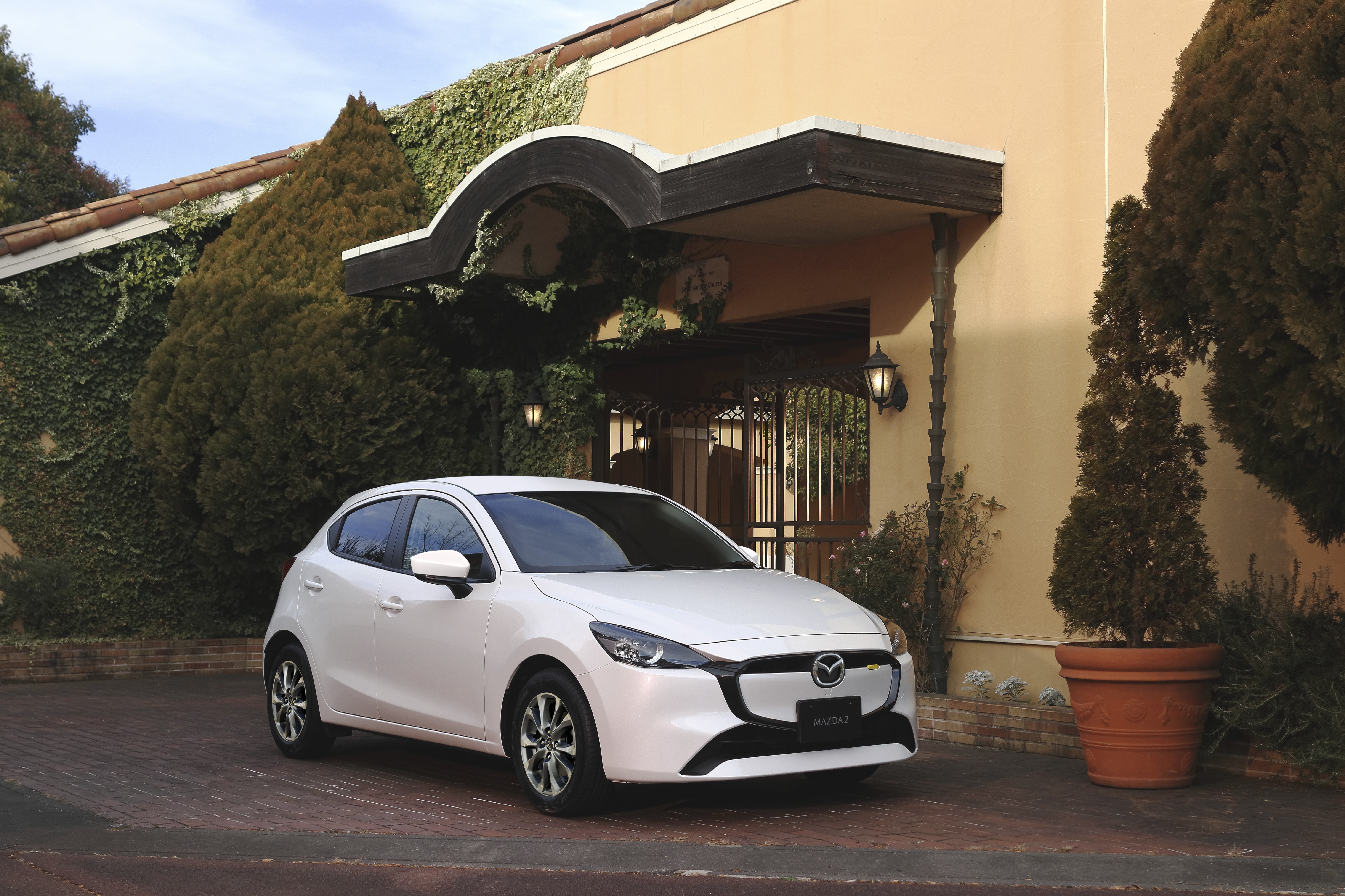 Mazda cumplió 40 años en Colombia y estos son sus carros más vendidos en 2023