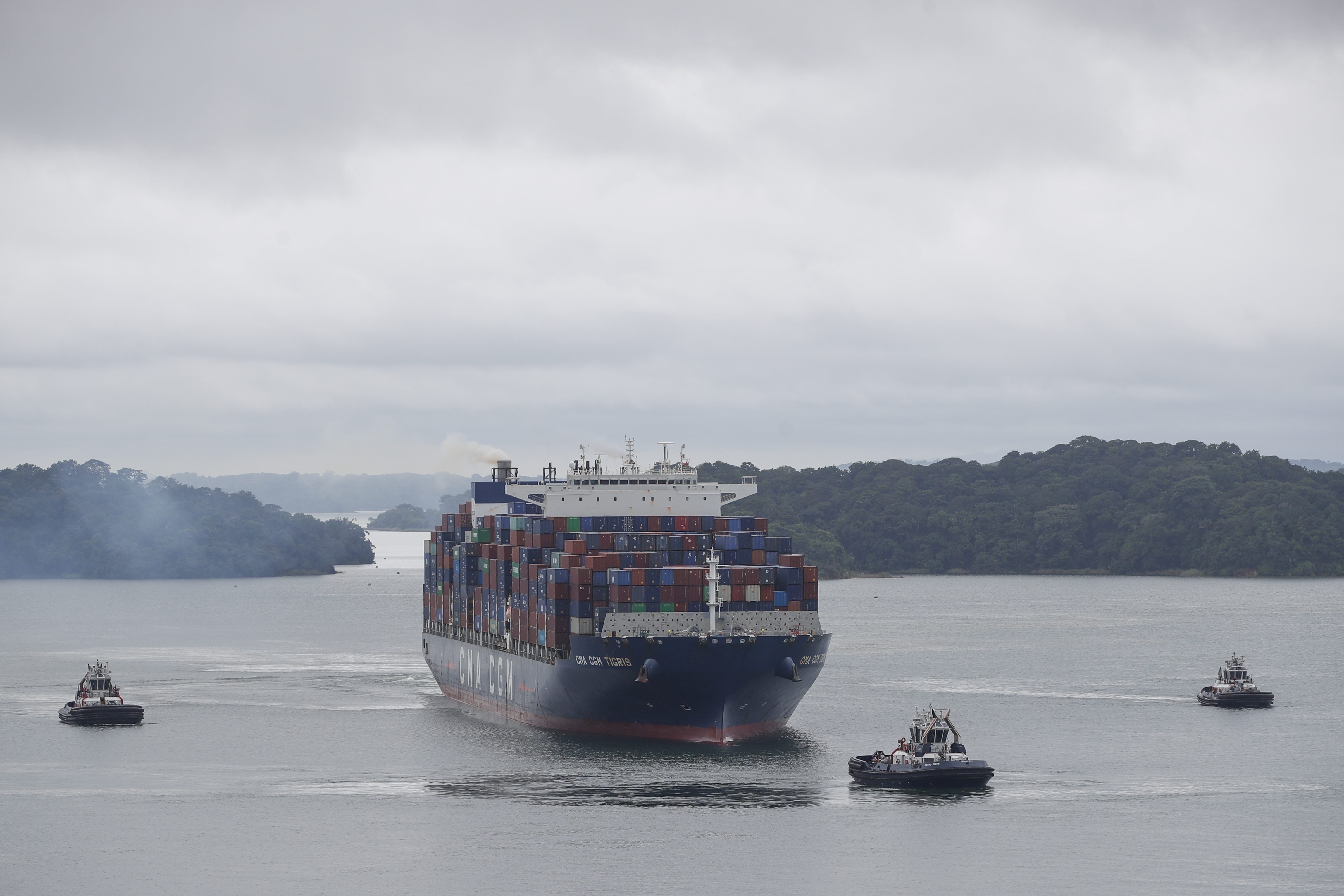 Donald Trump amenazó con que Estados Unidos retome el control del Canal de Panamá