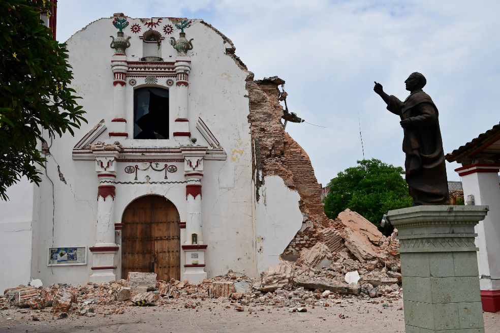 Aumenta a 58 el número de víctimas mortales por sismo en México