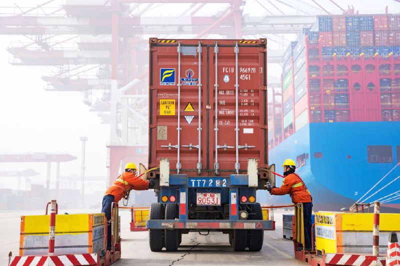 China ha demostrado que no es una potencia mercantilista, sino más bien un participante global responsable en busca de un crecimiento de largo plazo equilibrado y sostenible, dicen los expertos. / AFP