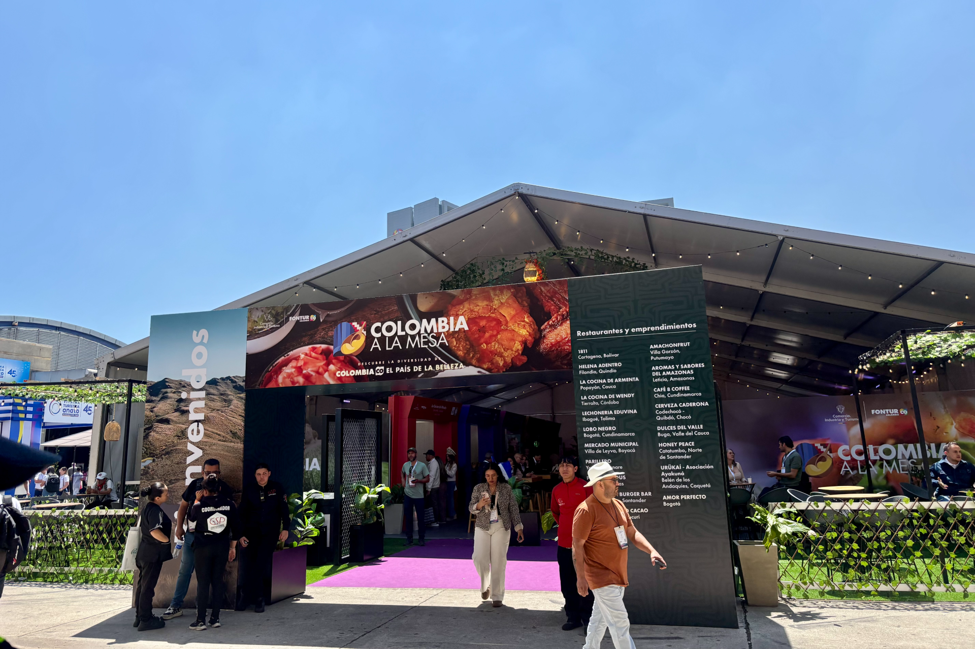 •	Carpa Colombia a la Mesa