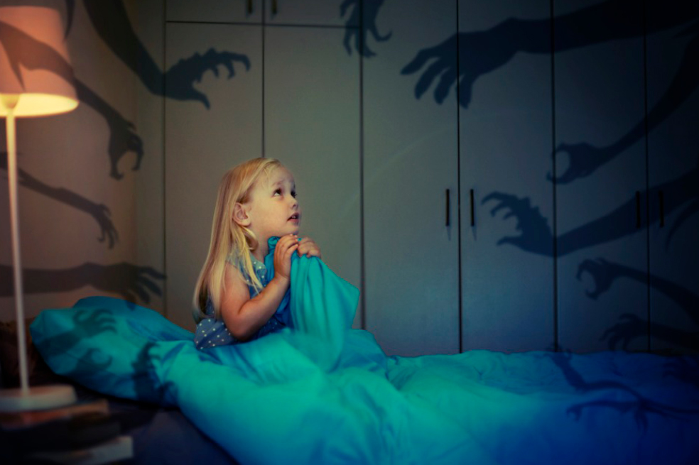 7 frases que nunca debes decirle a tu hijo si tiene miedo