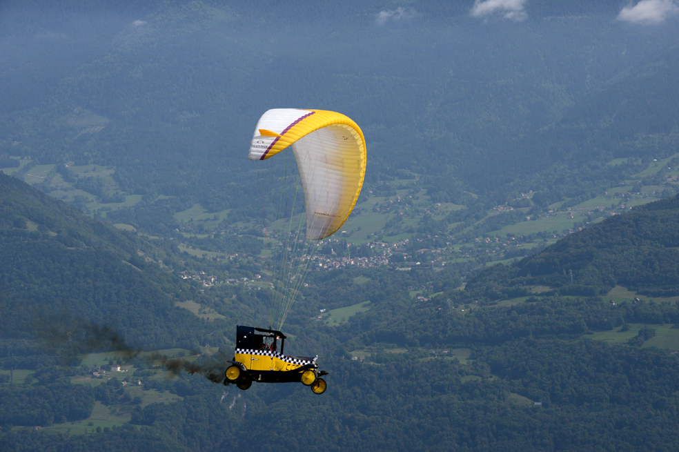 ¿Parapente sobre ruedas?