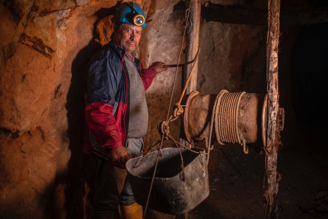 Minero artesanal en el Páramo de Santurbán, Santander.