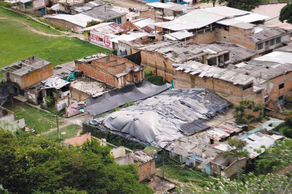 El Mango, con policía pero sin cuartel