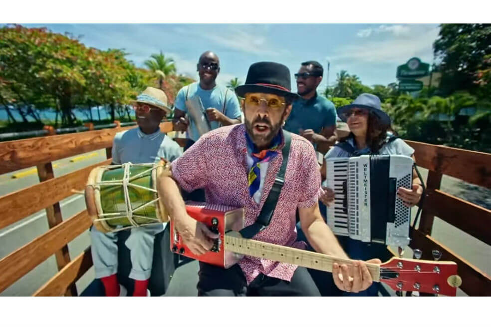 Juan Luis Guerra le canta a la buena música, el baile y al paisaje