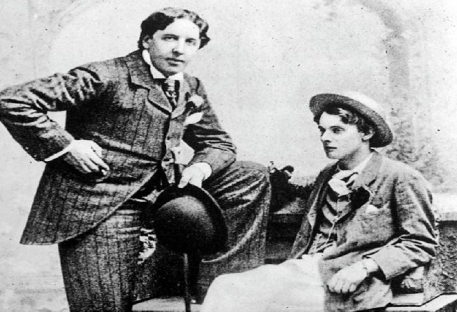 Retrato de Óscar Wilde y Alfred Douglas “Bosie”. / Dominio público