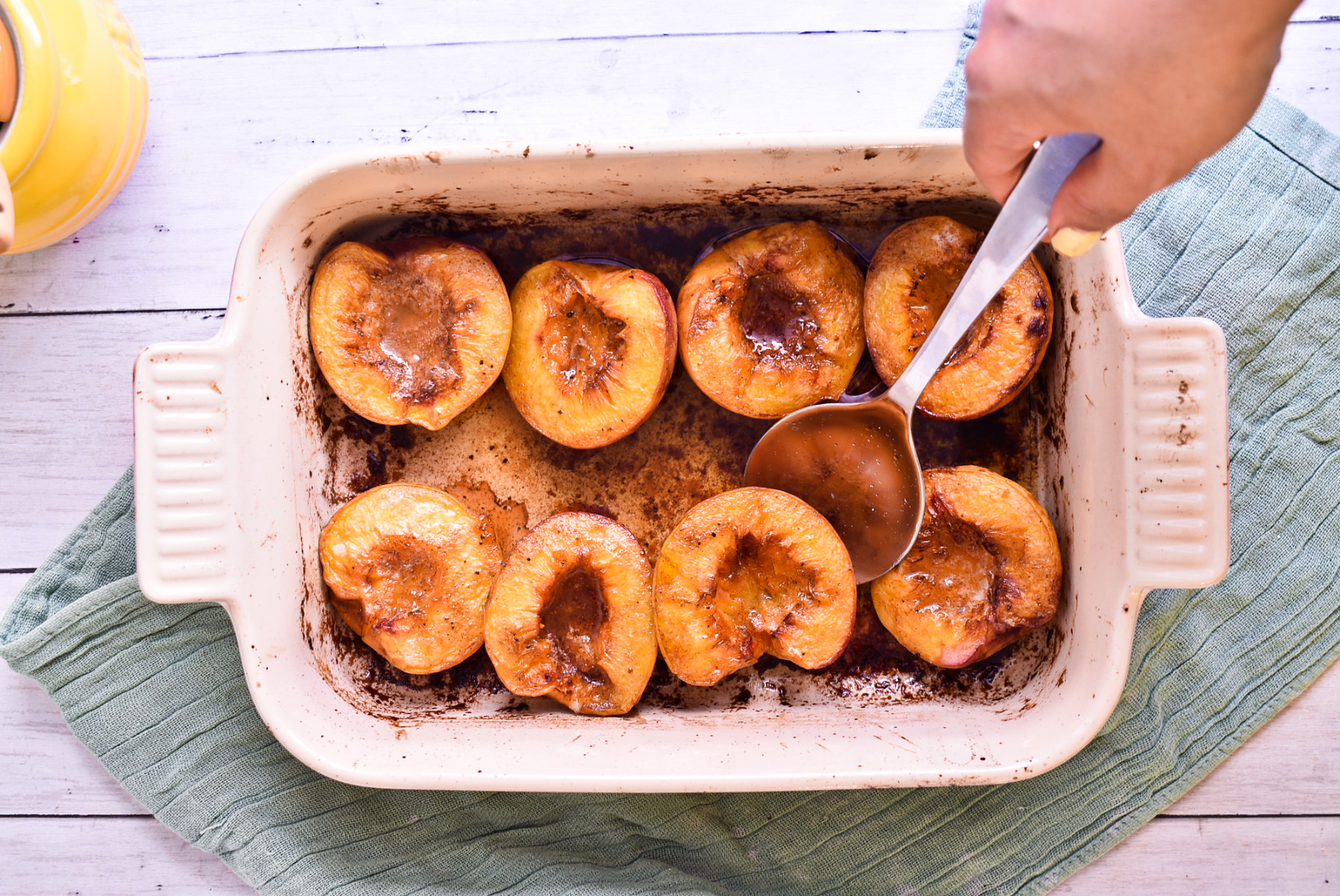 Duraznos asados al horno: postre saludable y fácil