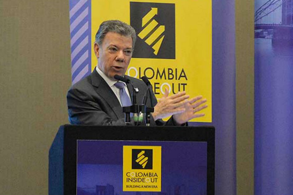 Desde Londres, Santos se compromete a mejorar políticas que prevengan corrupción