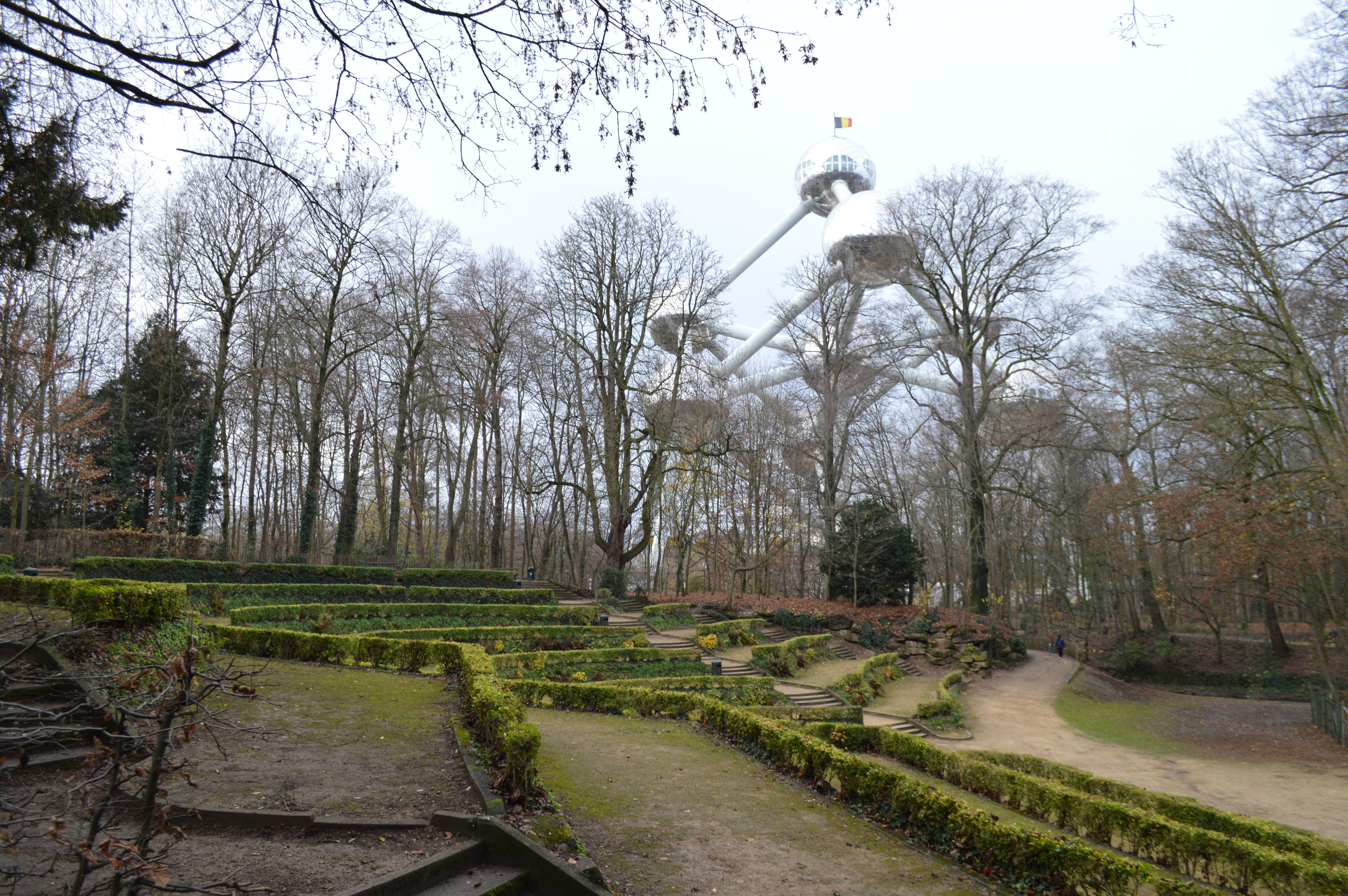 Pese a ser dos de los sitios turísticos más concurridos de Bruselas, el Parc de Laeken y el Atomium estaban casi vacíos durante el fin de semana de San Nicolás