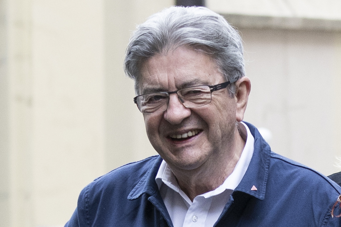 Paris (France), 08/07/2024.- Jean-Luc Melenchon leader of La France Insoumise (LFI) smiles as he arrives to the Headquarter of the Party for a meeting in Paris, France, 08 July 2024. France voted on 07 July for the second round of the legislative elections. According to the first official results, the leftist alliance Le Nouveau Front Populaire came ahead of the French President Macron's ruling coclation and the extreme right one the Rassemblement national (RN). (Elecciones, Francia) EFE/EPA/ANDRE PAIN