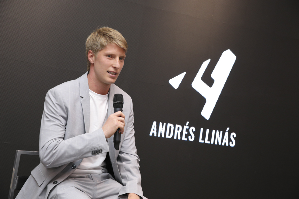 El futbolista Andrés Llinás es la nueva imagen de la línea masculina de MNG