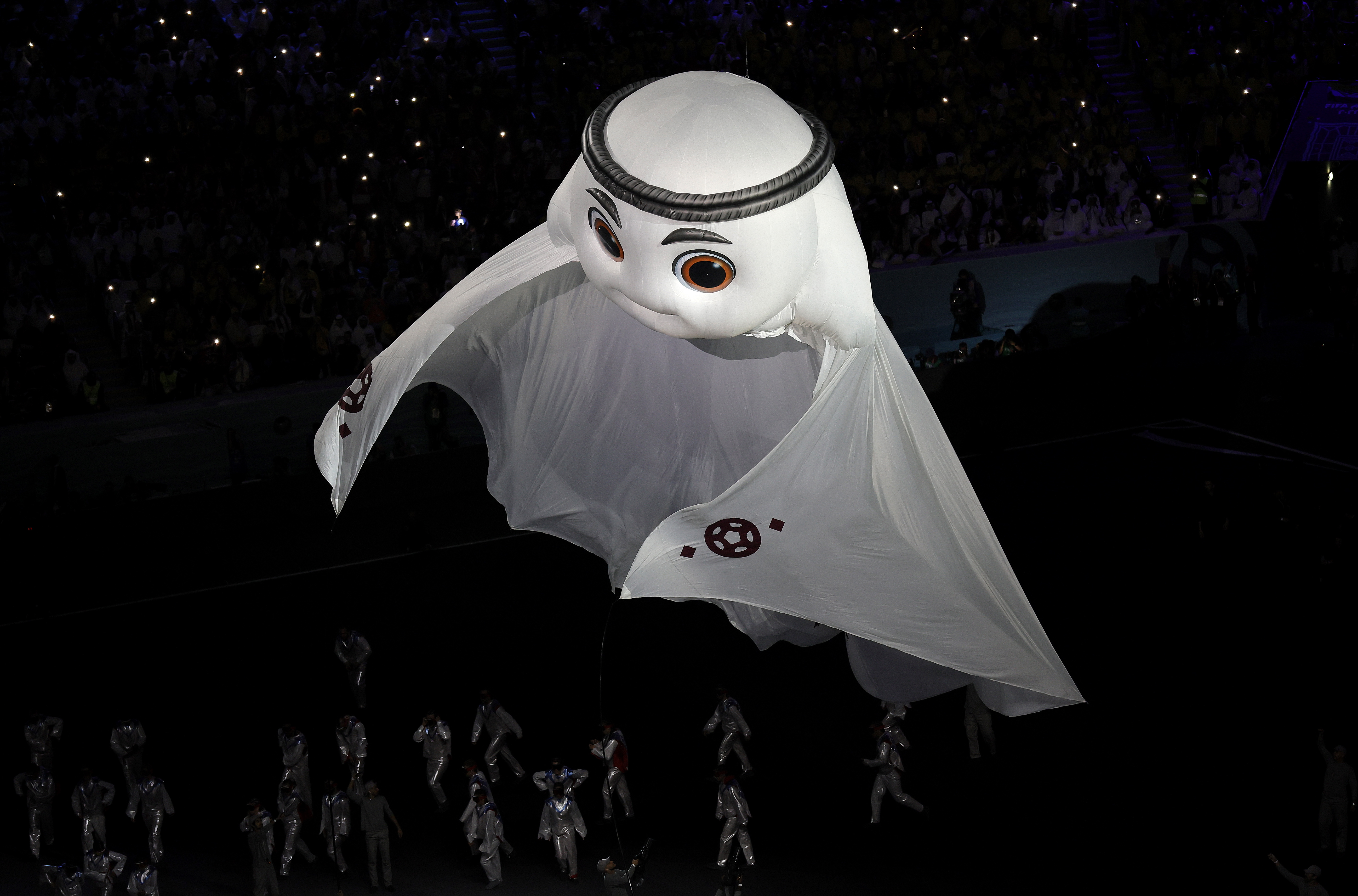 Al Khor (Qatar), 20/11/2022.- La'eeb, the mascot of the FIFA World Cup 2022, enters the stadium during the opening ceremony of the FIFA World Cup 2022 group A Opening Match between Qatar and Ecuador at Al Bayt Stadium in Al Khor, Qatar, 20 November 2022. (Mundial de Fútbol, Catar) EFE/EPA/Ronald Wittek