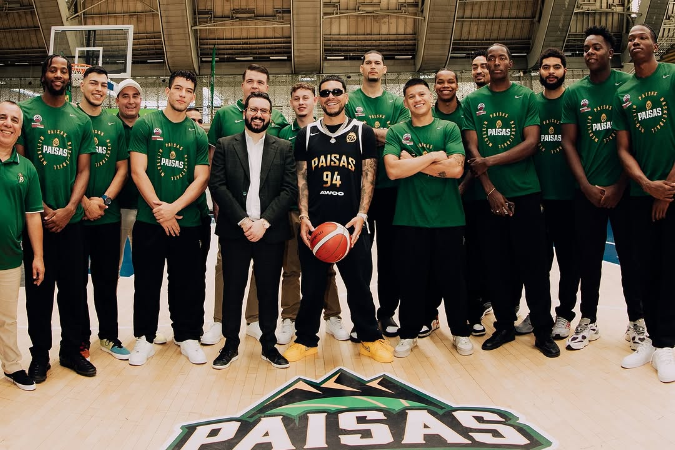 Ryan Castro se une al equipo de baloncesto Paisas y no precisamente como jugador