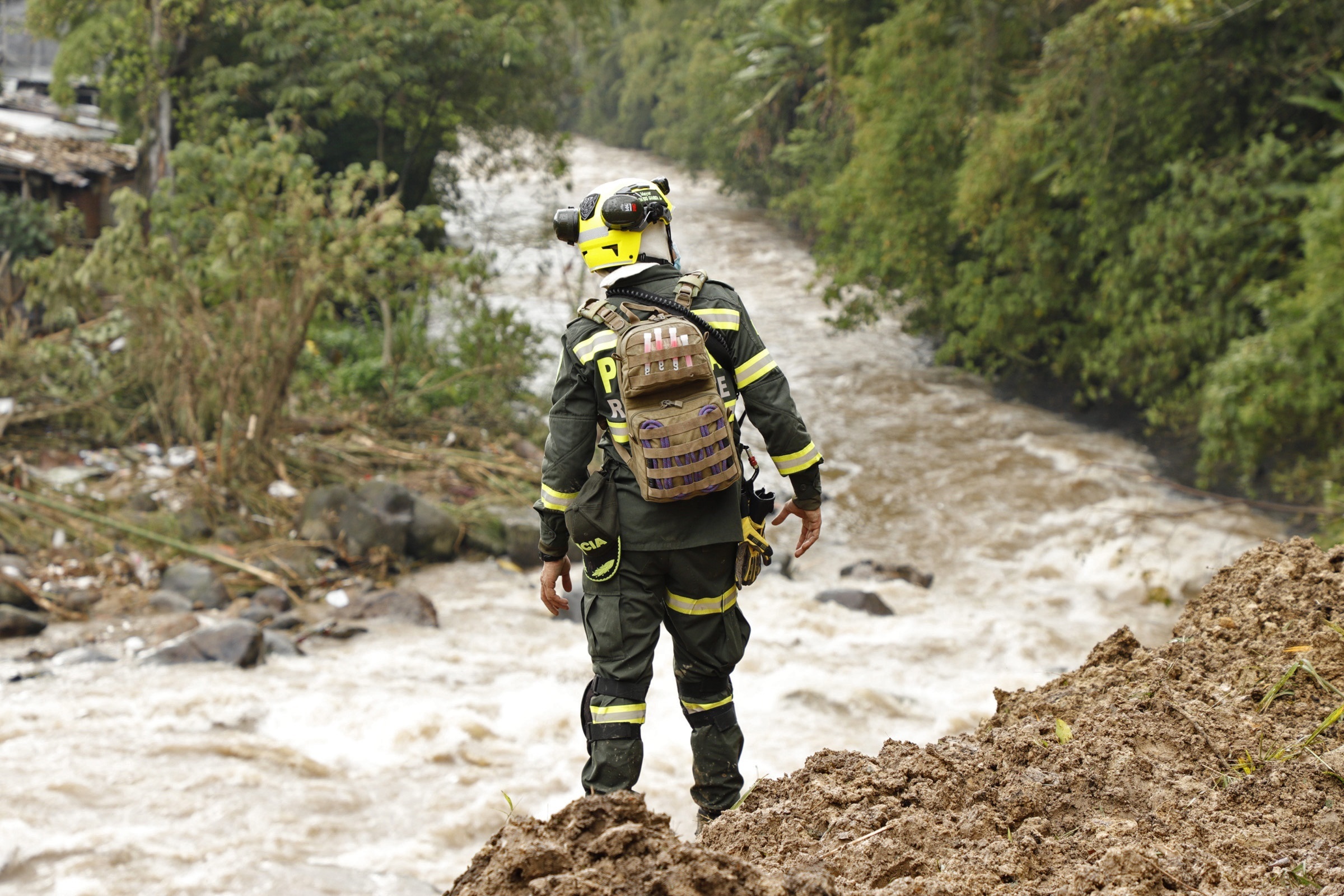 Unidades de rescate buscan a tres desaparecidos en Dosquebradas
