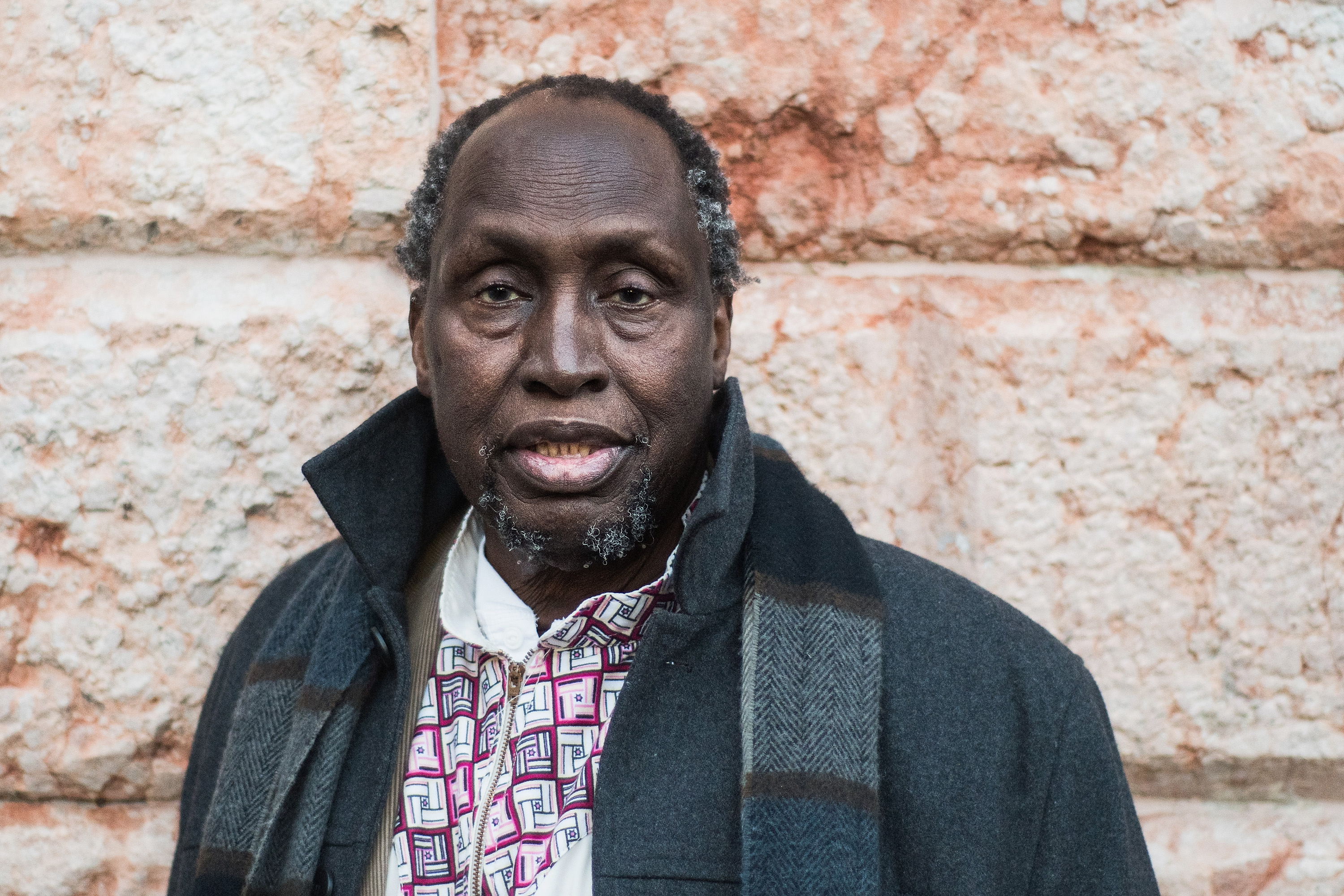 Murió el escritor keniano Ngugi Wa Thiong’o a los 87 años