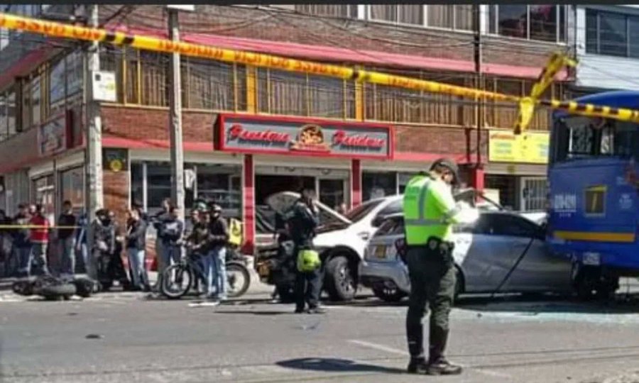 Conductor atropelló a dos presuntos ladrones en Kennedy, uno de ellos falleció