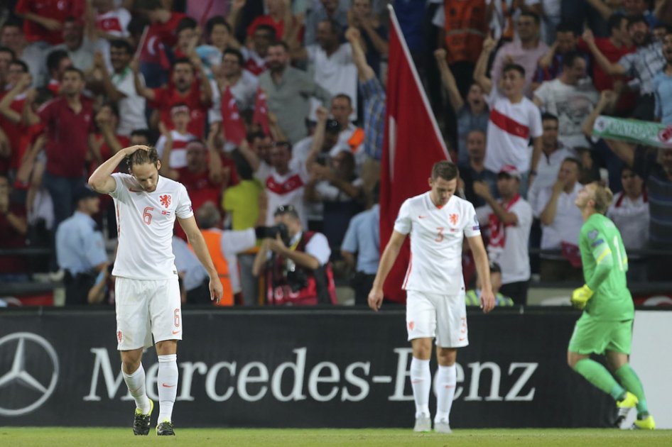 Holanda, al borde de la eliminación en las eliminatorias a la Euro