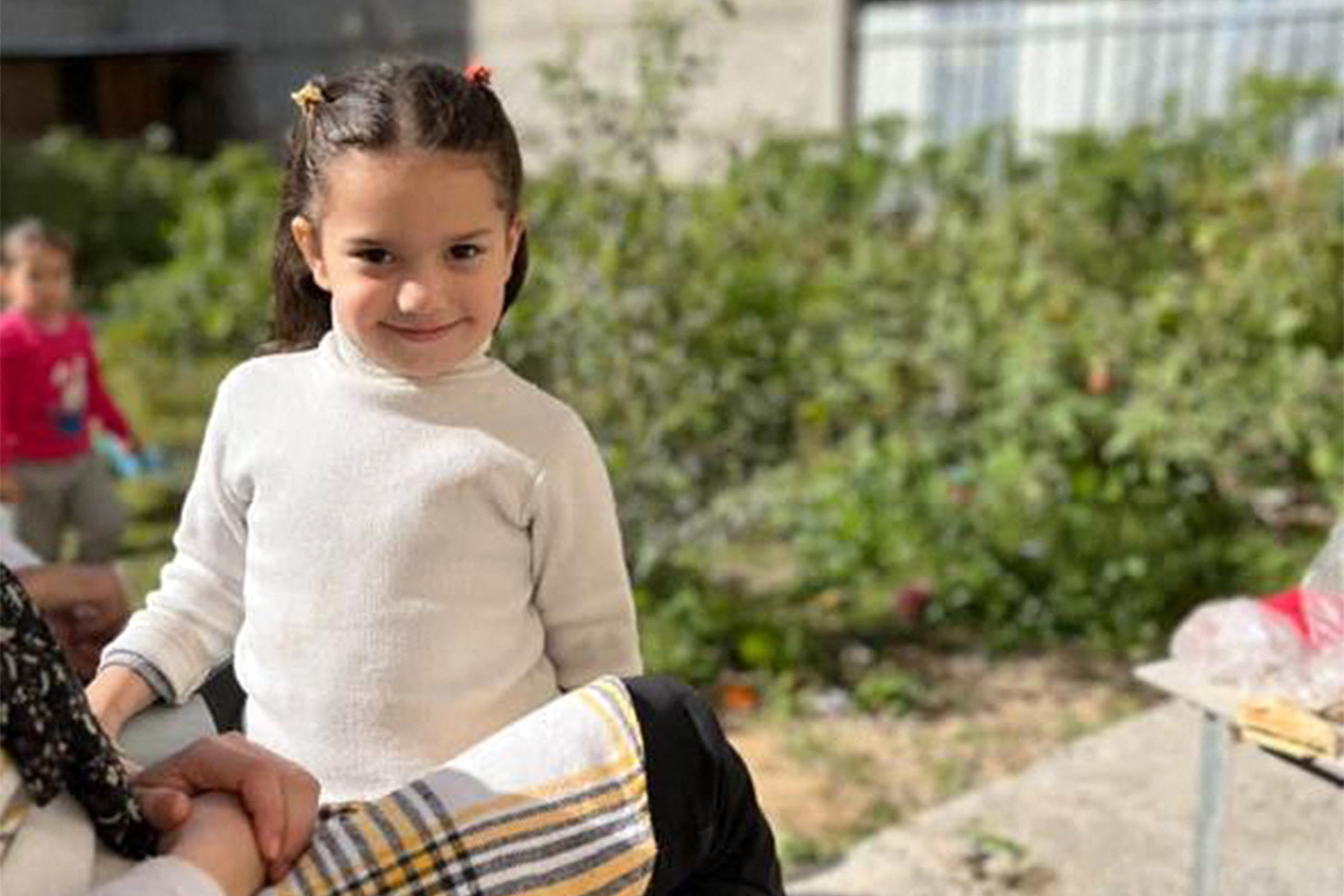 Una niña gazatí desapareció, los socorristas que la buscaban, también: ¿qué pasó?