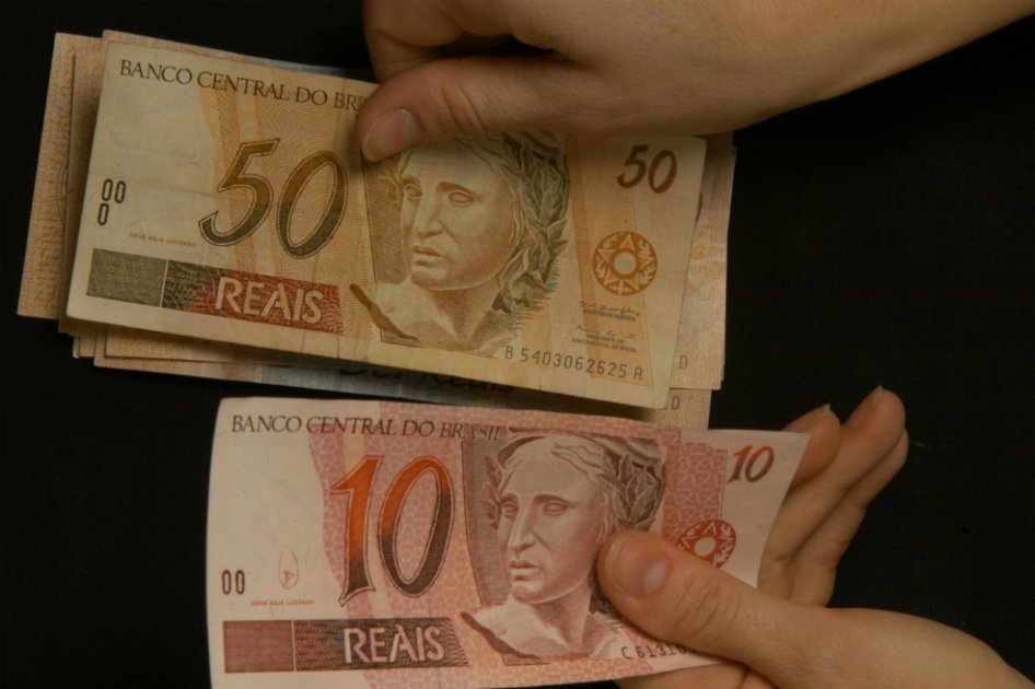 Bancos de Brasil reducen crédito al tiempo que se profundiza la crisis y suben las tasas