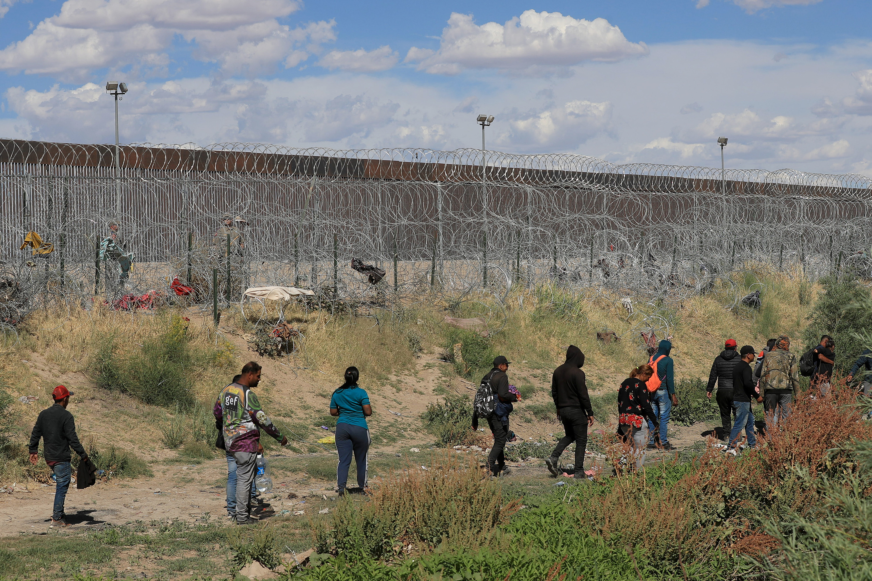 Estados Unidos aprobará una ley que limita las solicitudes de asilo en la frontera