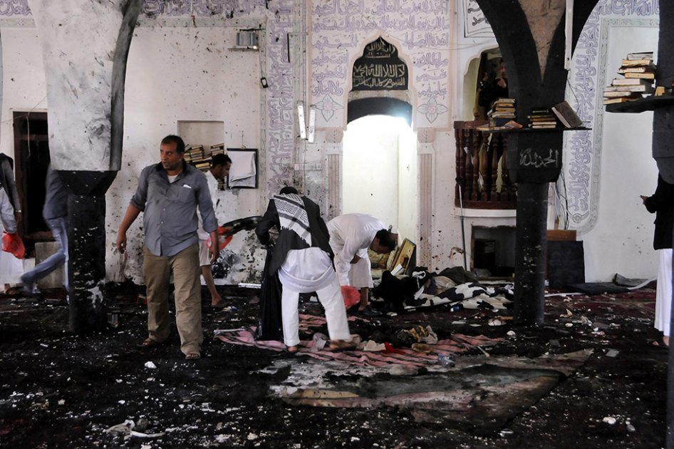 Triple atentado suicida reivindicado por Estado Islámico deja 142 muertos en Yemen